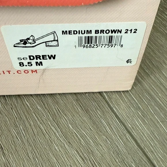 Easy Spirit Women's Tan Loafer with Tassels - Picture 2 of 2